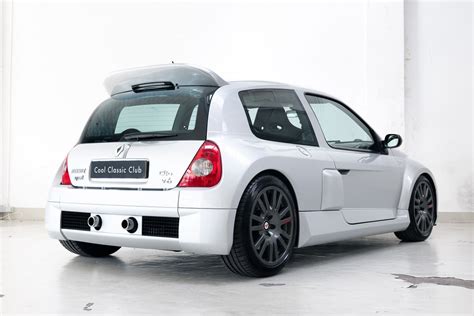 2003 - RENAULT CLIO V6 RS TITANIUM | Fabricante RENAULT | PlanetCarsZ