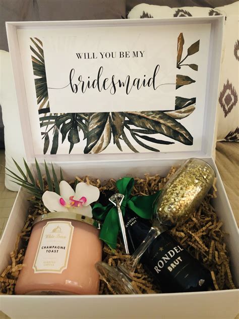Tropical Bridesmaids Box | Bridesmaid proposal diy, Bridesmaid proposal ...