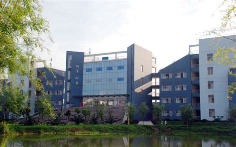 关于桂林信息科技学院的风景 - 知乎