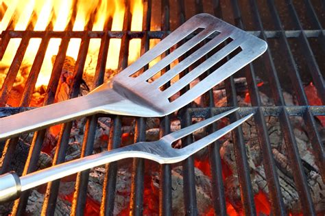 The 7 Best Grill Spatulas (2023 Review) - Grill Cook Bake