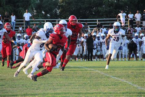 Santaluces High School Football: Dominating the Gridiron - FootballHat