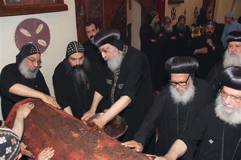 H.H. Pope Tawadros II Anoints the bodies of Saint Moses and Saint ...