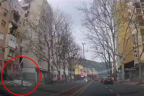 (VIDEO) Mostar: Na vrhu Avenije dio fasade završio na nogostupu ...