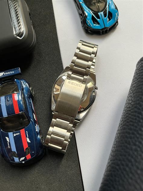 Seiko 5 Navy Blue Dial (Pre Owned) – watchtopia.in