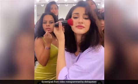 टाइगर श्रॉफ के लेटेस्ट सॉन्ग 'पूरी गल बात' पर मेकअप रूम में यूं डांस ...