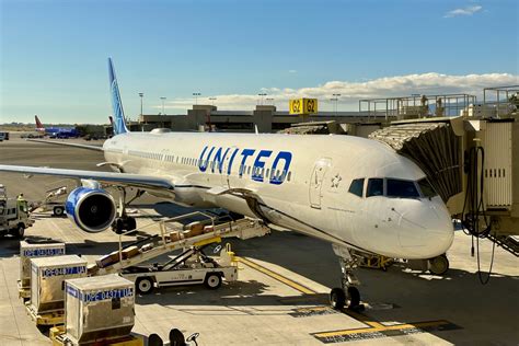 United cuts Iceland route just 3 months before it's supposed to restart ...