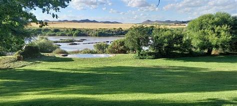 TZAMENKOMST RIVER LODGE (Colesberg) - Guesthouse Reviews, Photos, Rate ...