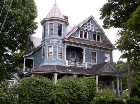 Queen Anne | Architectural Styles of America and Europe