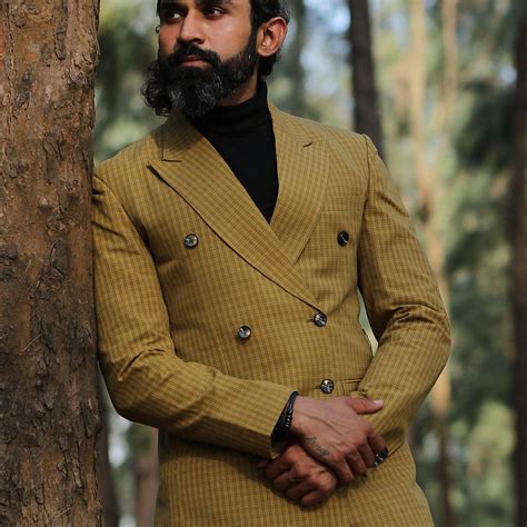 A Style Guide to Wearing a Turtleneck with a Suit Like a Pro - VJV Now ...