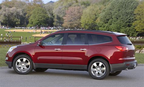 Chevrolet Traverse (2009) - picture 2 of 8