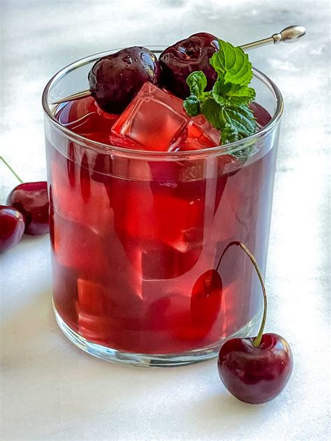 Cherry Vodka Recipes: Top 10 Easy Cocktails & Drinks