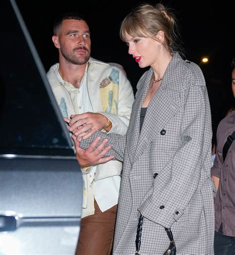 Taylor Swift, Travis Kelce seen 'kissing' at 'SNL' afterparty | New York Post