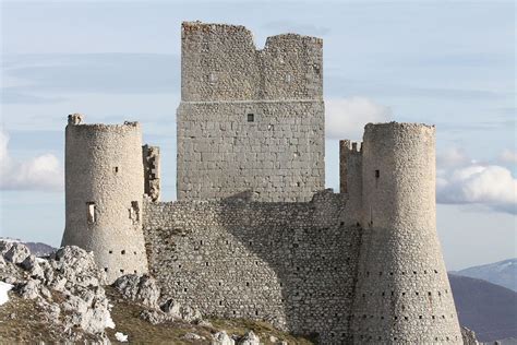 Risultato immagine per rocca calascio