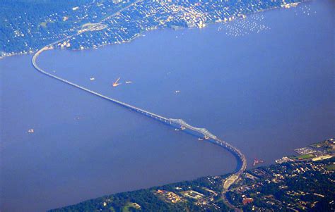 The Tappan Zee Bridge crossing the Hudson River north of New York City ...
