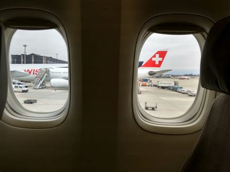 Economy Plane Seats 的图像结果