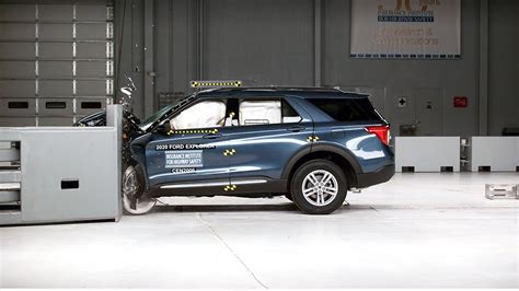 Ford Crash-Test IIHS 的图像结果