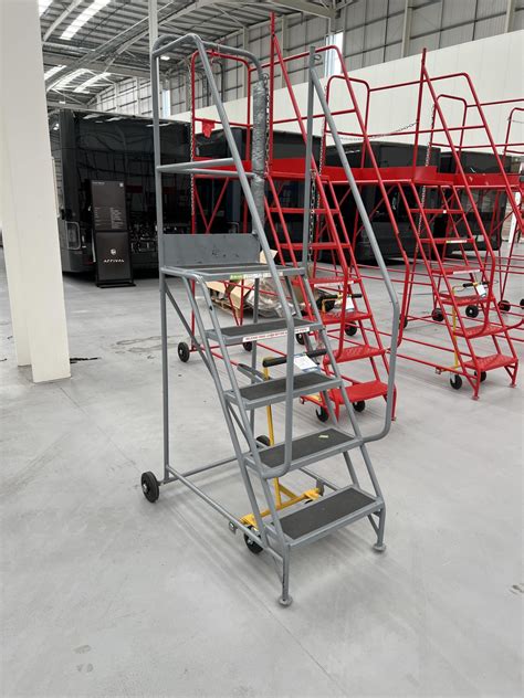 Klime-ezee, KE50P five tread mobile steel warehouse steps, Serial No. 49709 (DOM: 2020), platform
