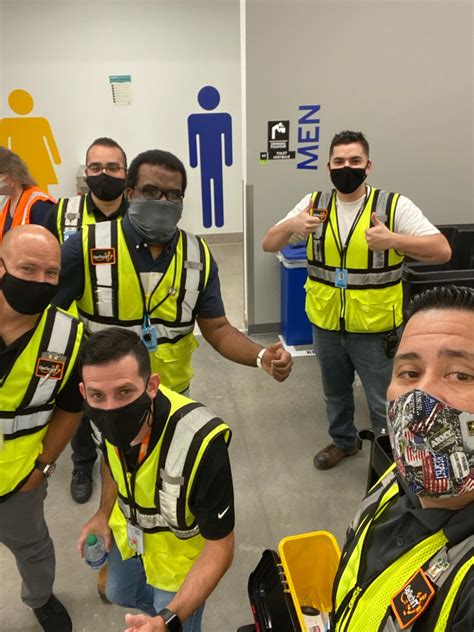 Jesus A Contreras on LinkedIn: #amazon #opstechit #day1 #itbuild #launch #tpa3 | 21 comments