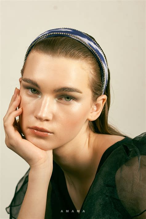Buy Handmade Hair Accessories for Every Look - Amama