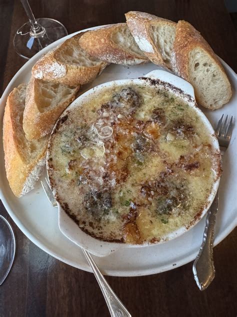 Eating on Monroe St: 4 Foodie-Approved Restaurants to Try