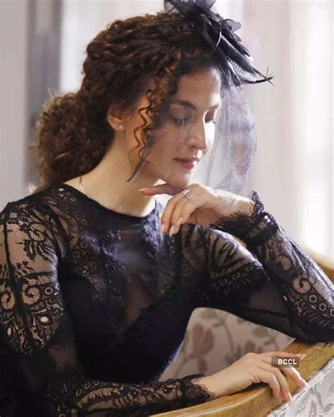 Gorgeous Elli AvrRam sheds her 'sweet & simple' image in these stunning ...