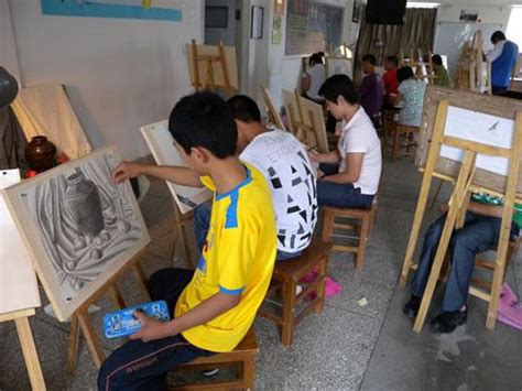 安庆民间工艺黄梅戏主题展在安庆美术馆开展