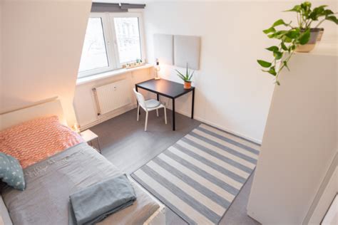 An 18-year-old student fuck for the first time. Minimalist Minimalist Minimalist