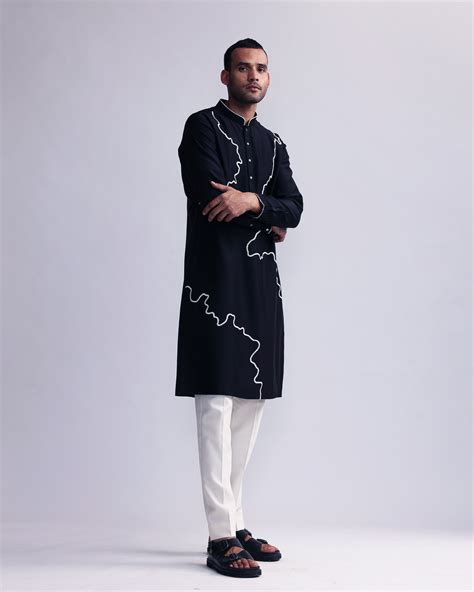 CONTOUR LINE EMBROIDERED KURTA SET – countrymade.in