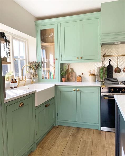 7 Green Kitchen Cabinet Ideas for a Fresh Look