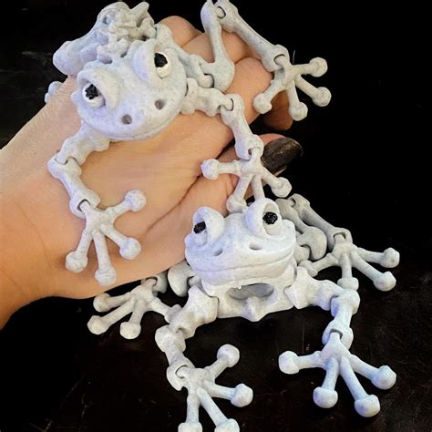 3D Printed / Articulated / Tree Frog / Skeleton Frog / Fidget / Toy - Etsy