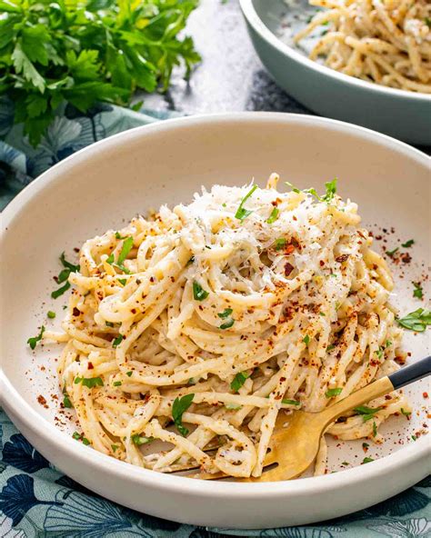 Creamy Garlic Butter Spaghetti - Craving Home Cooked