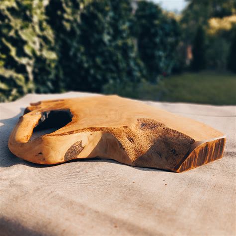 Daske za sečenje i serviranje: Velika daska sa prirodnim ivicama