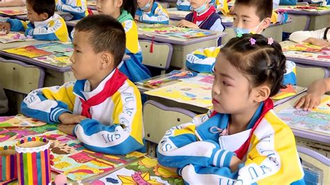宜昌40万中小学生昨日迎开学