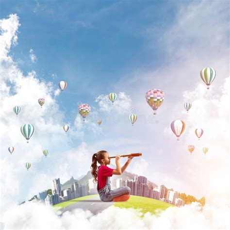 Looking to the Future 的图像结果