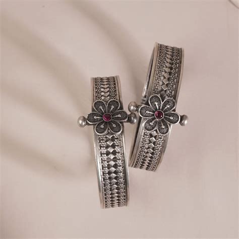Silver Bangles Design With Red & Green Kemp Stones. (1 Pair) – Siddhi ...