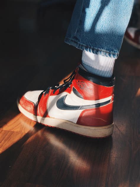 1985 Air Jordan 1 Chicagos On Feet : r/Sneakers