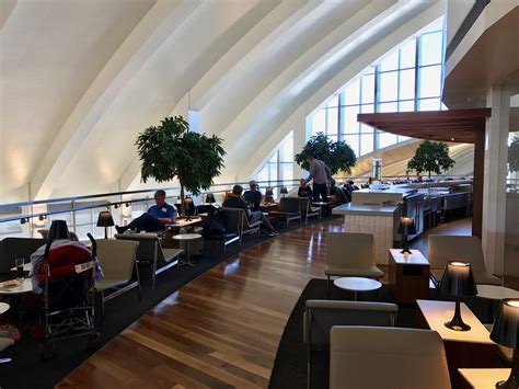 Review: Star Alliance Lounge LAX - Live and Let's Fly