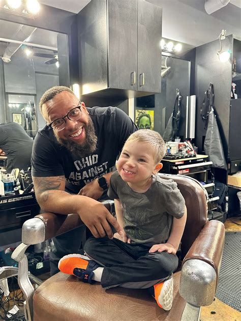 Mom thanks barber who created ‘safe space’ for son with Down syndrome - ABC News