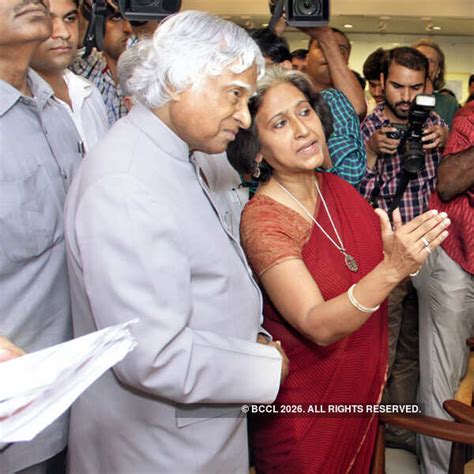 Dr APJ Abdul Kalam with Sangeeta Gupta during her art exhibition, Lines ...