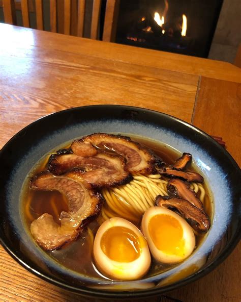 Weekend ramen adventure, trying a new frozen noodle : r/ramen