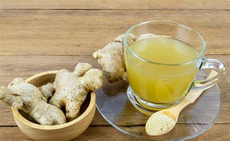 अदरक के पानी में इस एक चीज को मिलाकर पीना कर दिया शुरू तो मजबूत हो ...