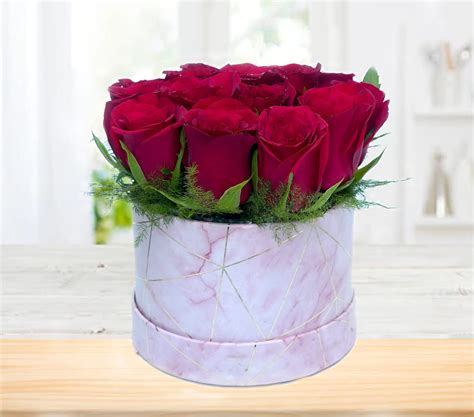 This Box Arrangement Design by 15 Red Roses - Farmerica