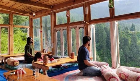 This Cafe Near Kasol Is Giving Us Major #MondayBlues With Its Rustic ...