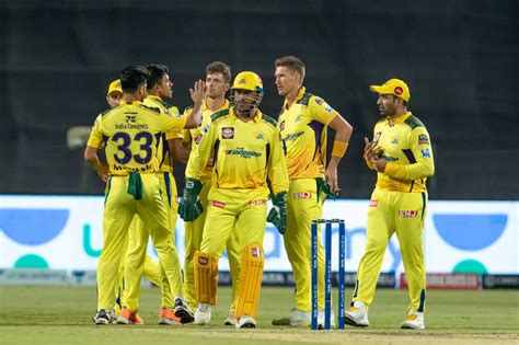 RCB vs CSK LIVE: Kohli vs Dhoni, who will win to stay alive in IPL 2022 ...