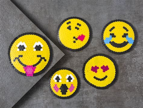 Adorable Pipe Cleaner Flowers for Spring or Anytime - DIY Candy