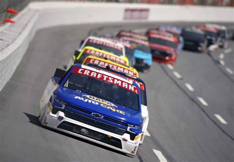 NASCAR Truck Series Atlanta lineup, TV schedule for Saturday's race