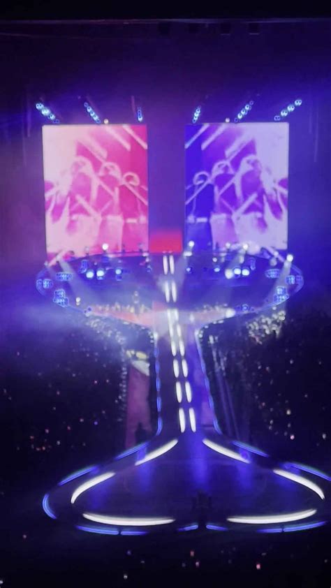 Benson Boone opens Nashville concert with a flip