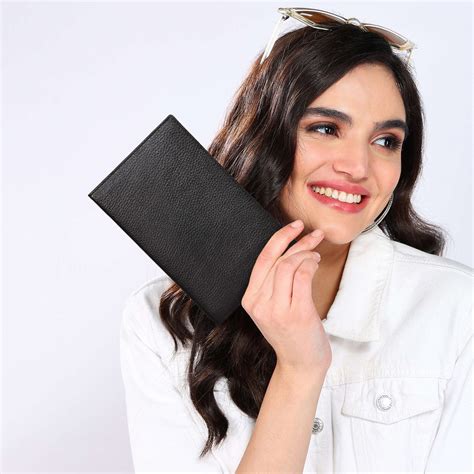 Sassora Premium Leather Unisex Bifold Travel Organiser