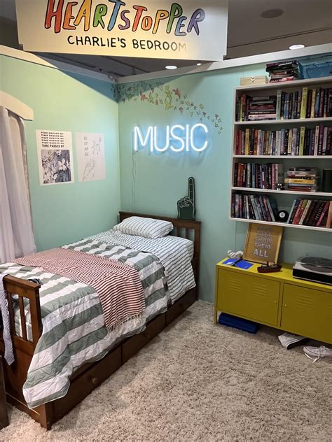Charlie Springs bedroom at Indigo in Toronto : r/HeartstopperAO