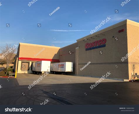 Folsom Usa September 19 Costco Loading Stock Photo 1368602882 ...